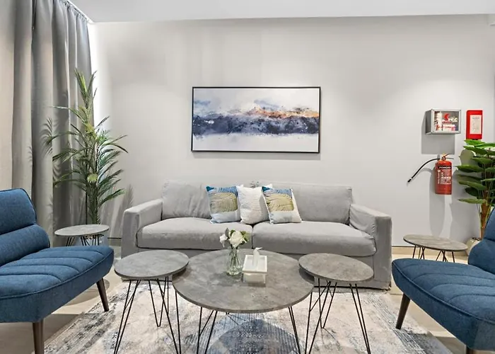 Gr-Modern 2-Bedroom Apartment In Alaqiq,Self-Entry