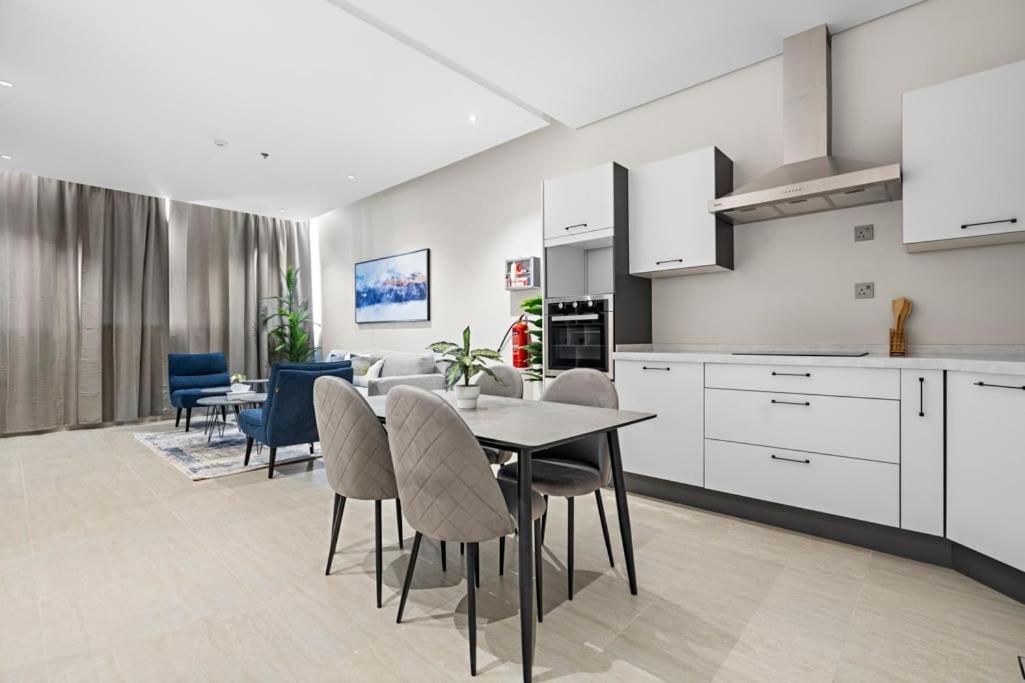 Apartemen Gr-modern 2-bedroom In Alaqiq,self-entry *